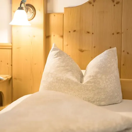 阿尔本科尼公寓