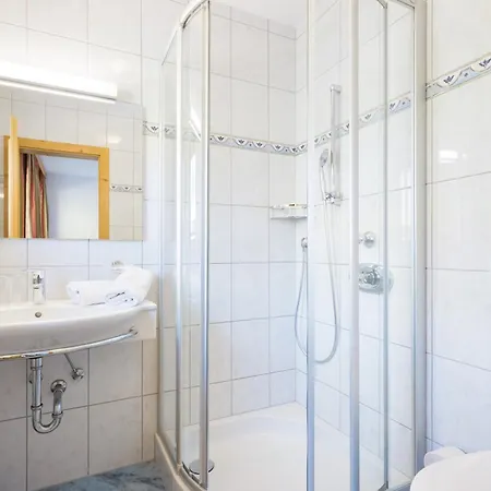 Alpenkonig Цель-ам-Циллер