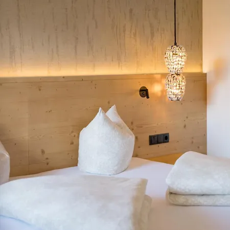 阿尔本科尼公寓