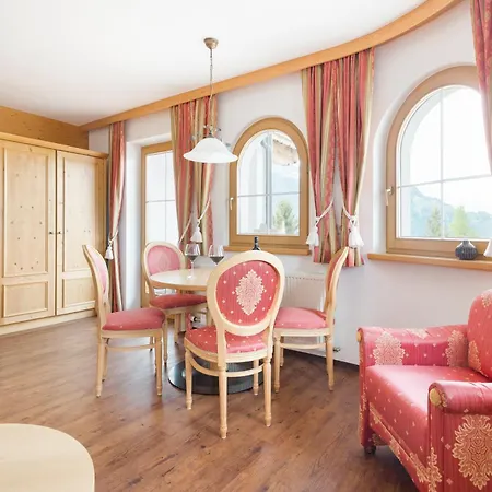 Alpenkoenig Affittacamere 4*