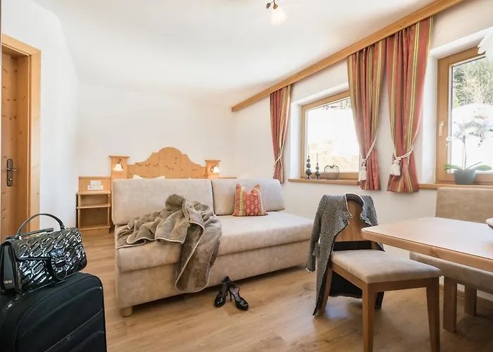 Alpenkoenig Affittacamere 4*