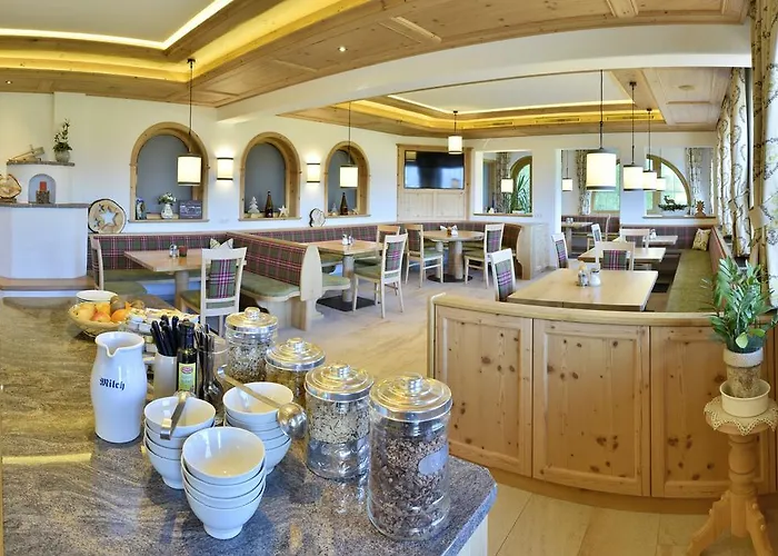 Alpenkoenig ゲストハウス 4*