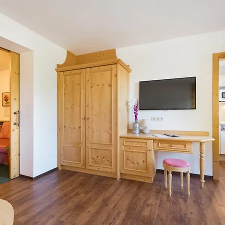 Penzion Alpenkoenig Zell am Ziller