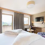 Alpenkoenig بيت ضيافة